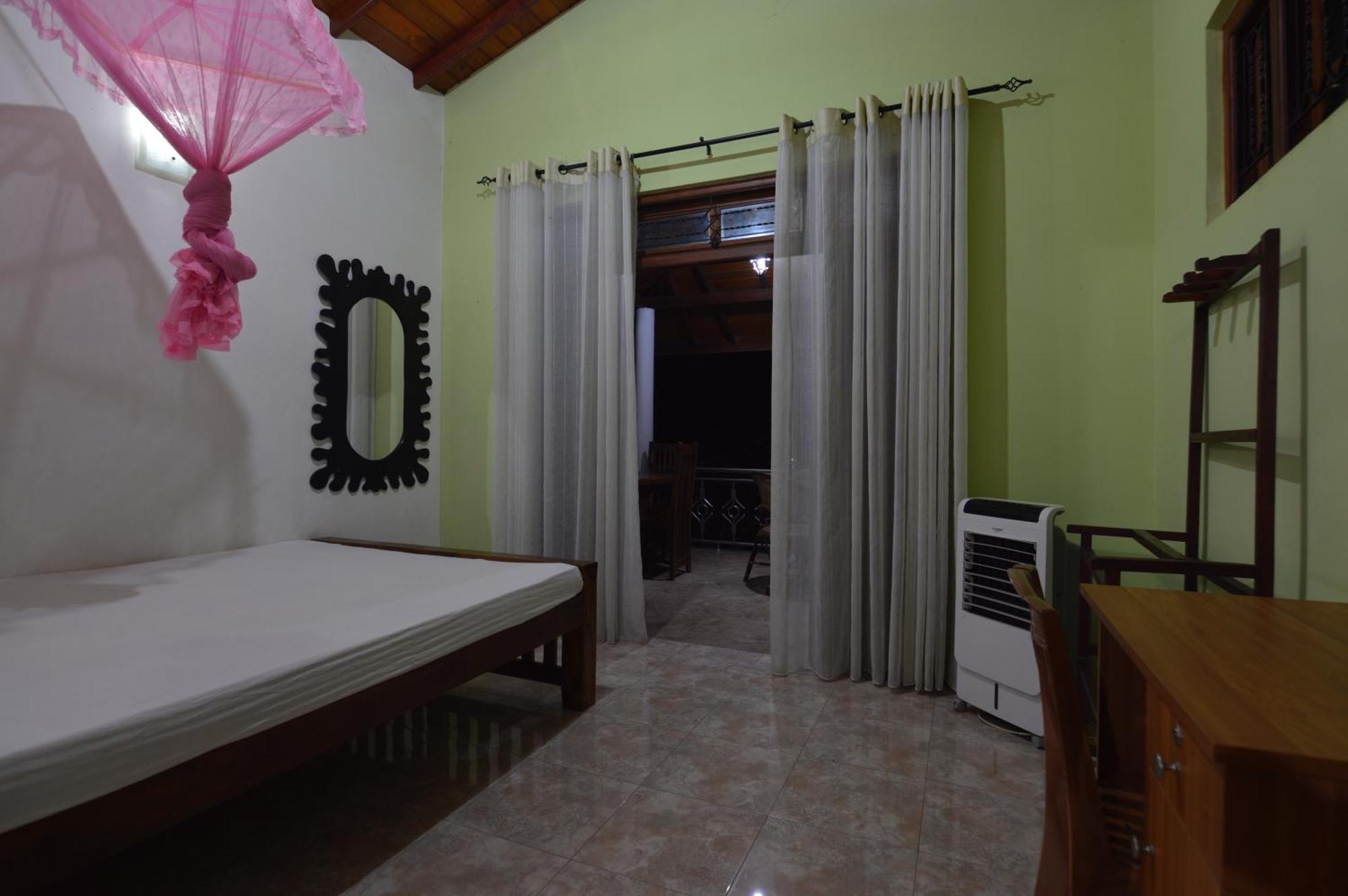 Binara Home Stay โปลอนนารูวา ภายนอก รูปภาพ