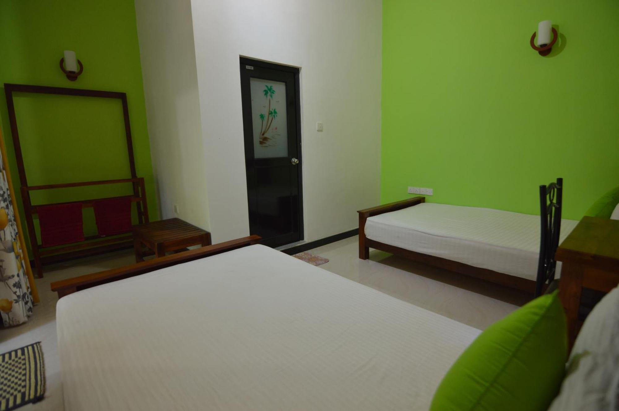 Binara Home Stay โปลอนนารูวา ภายนอก รูปภาพ